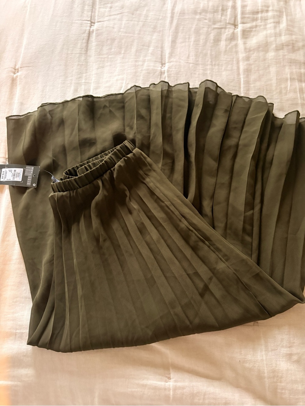 NWT! Dark olive green chiffon midi skirt - Picture 2 of 4